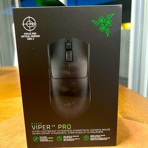 NWT Razer Viper V3 Pro Wireless Esports Gaming Mouse